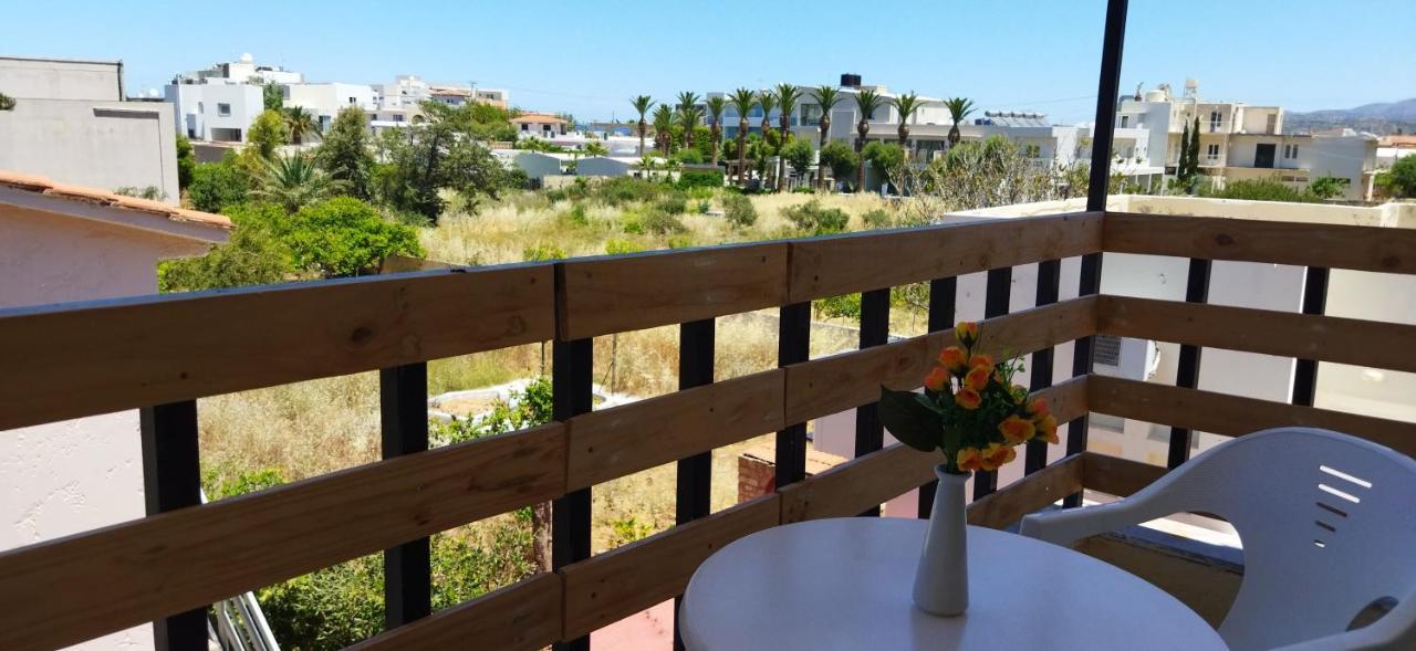 Cleo Rooms 250M From The Beach 말리아 외부 사진