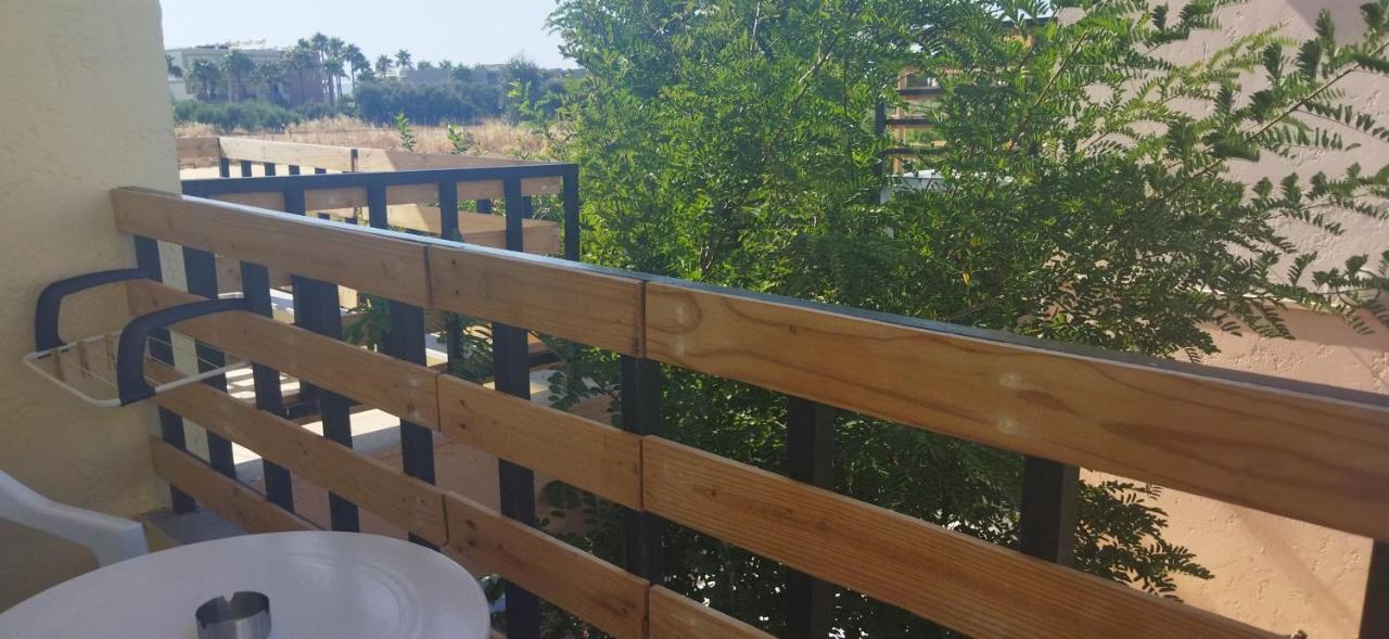 Cleo Rooms 250M From The Beach 말리아 외부 사진