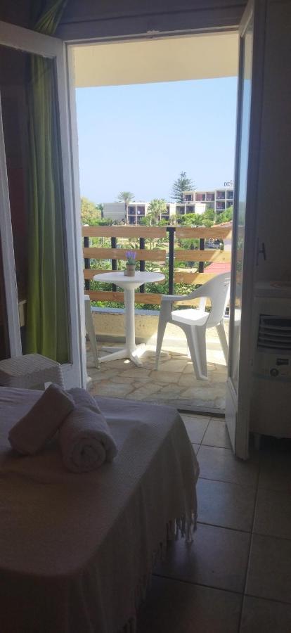 Cleo Rooms 250M From The Beach 말리아 외부 사진