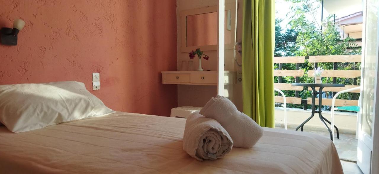 Cleo Rooms 250M From The Beach 말리아 외부 사진