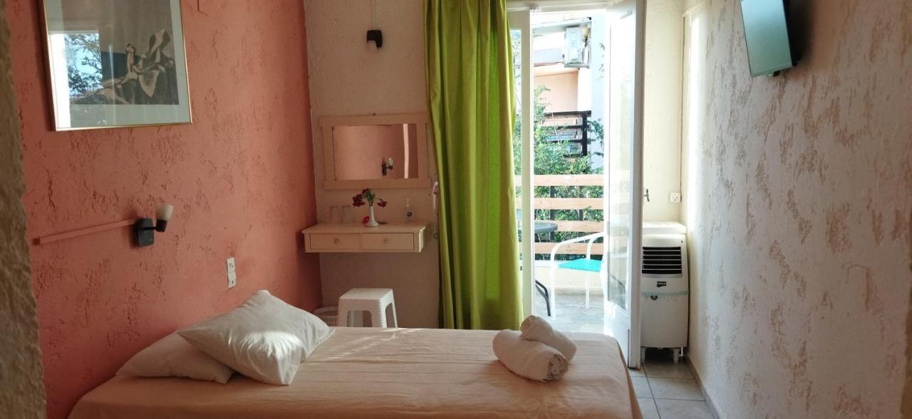 Cleo Rooms 250M From The Beach 말리아 외부 사진