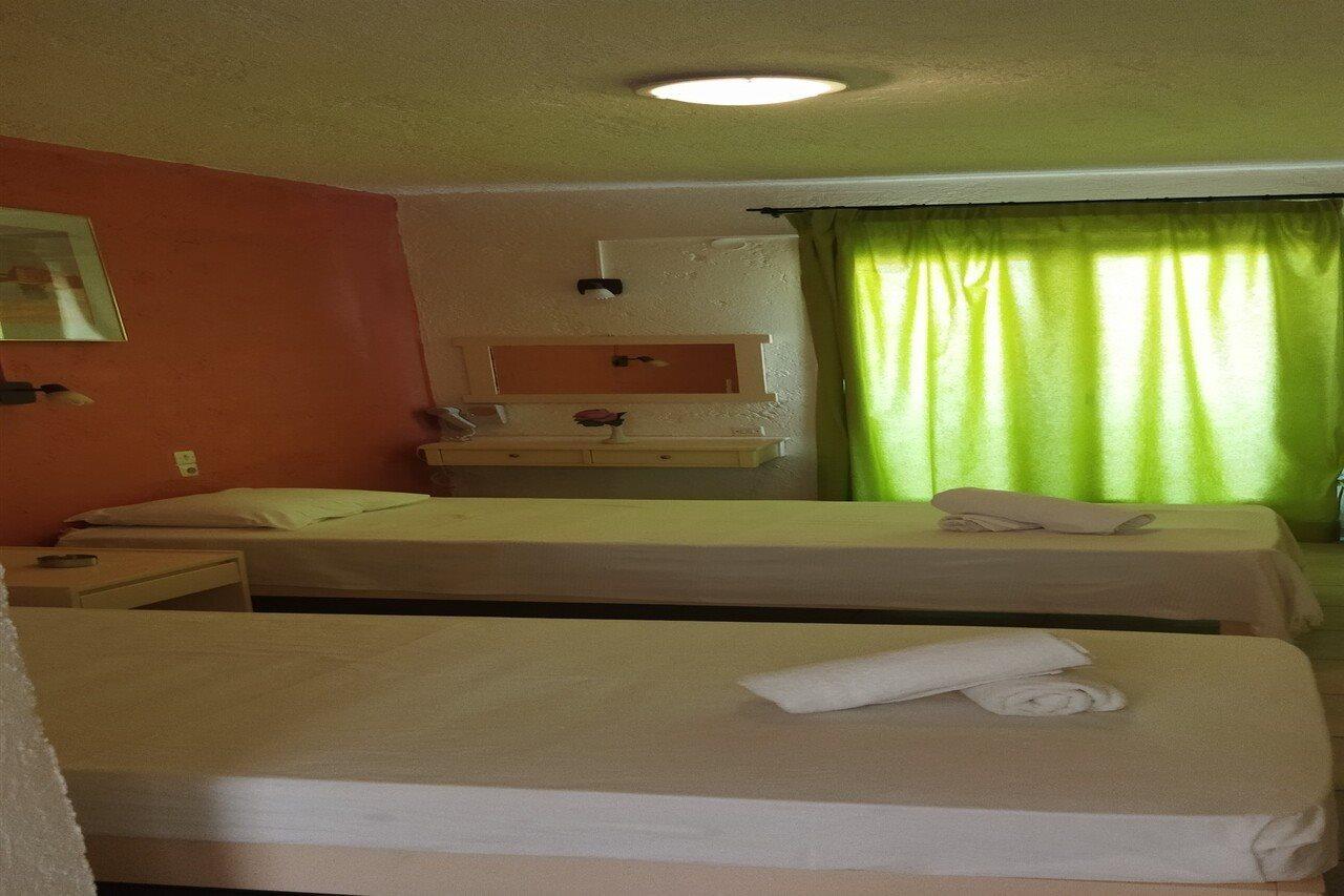 Cleo Rooms 250M From The Beach 말리아 외부 사진